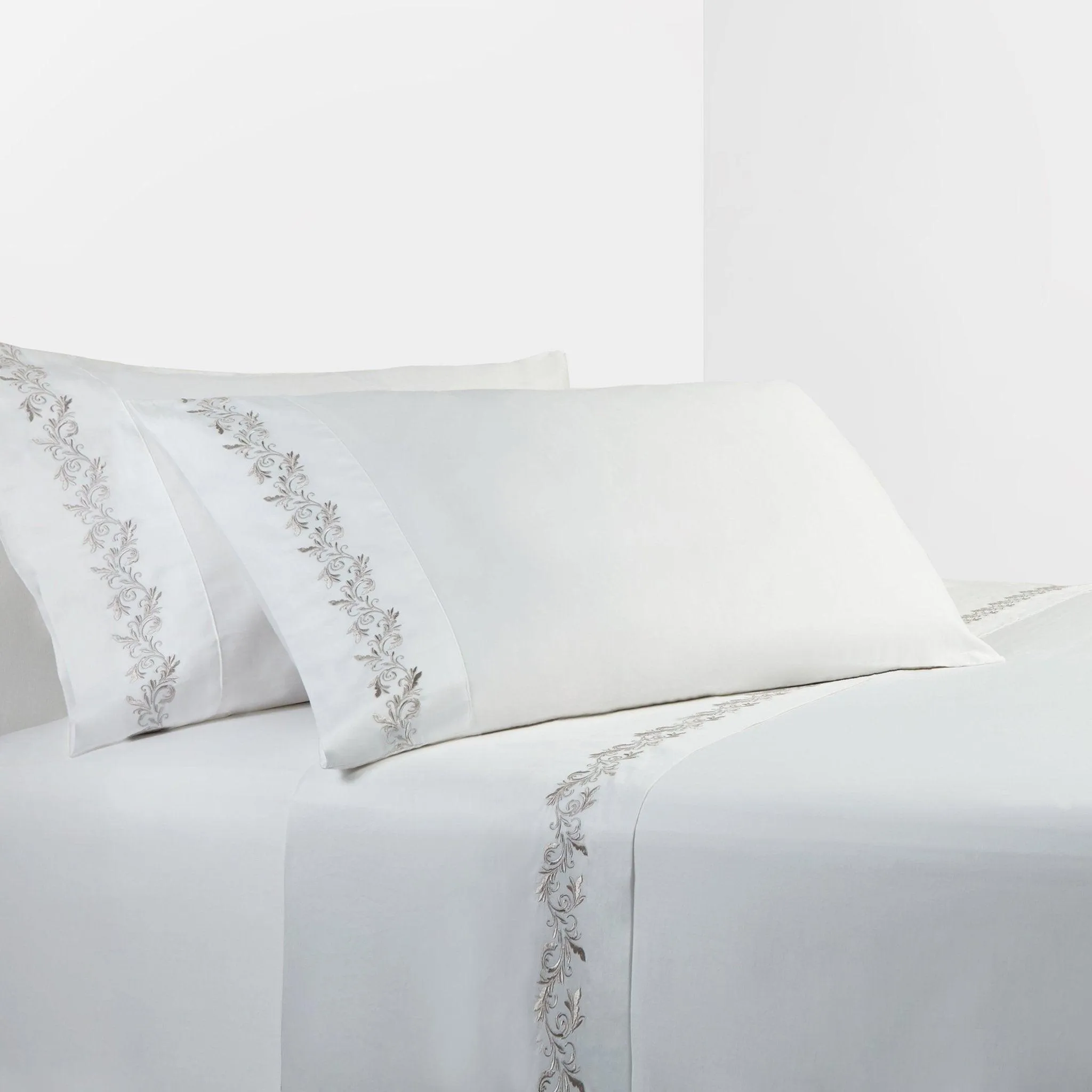 350 Thread Count Scroll Sheet Set, White