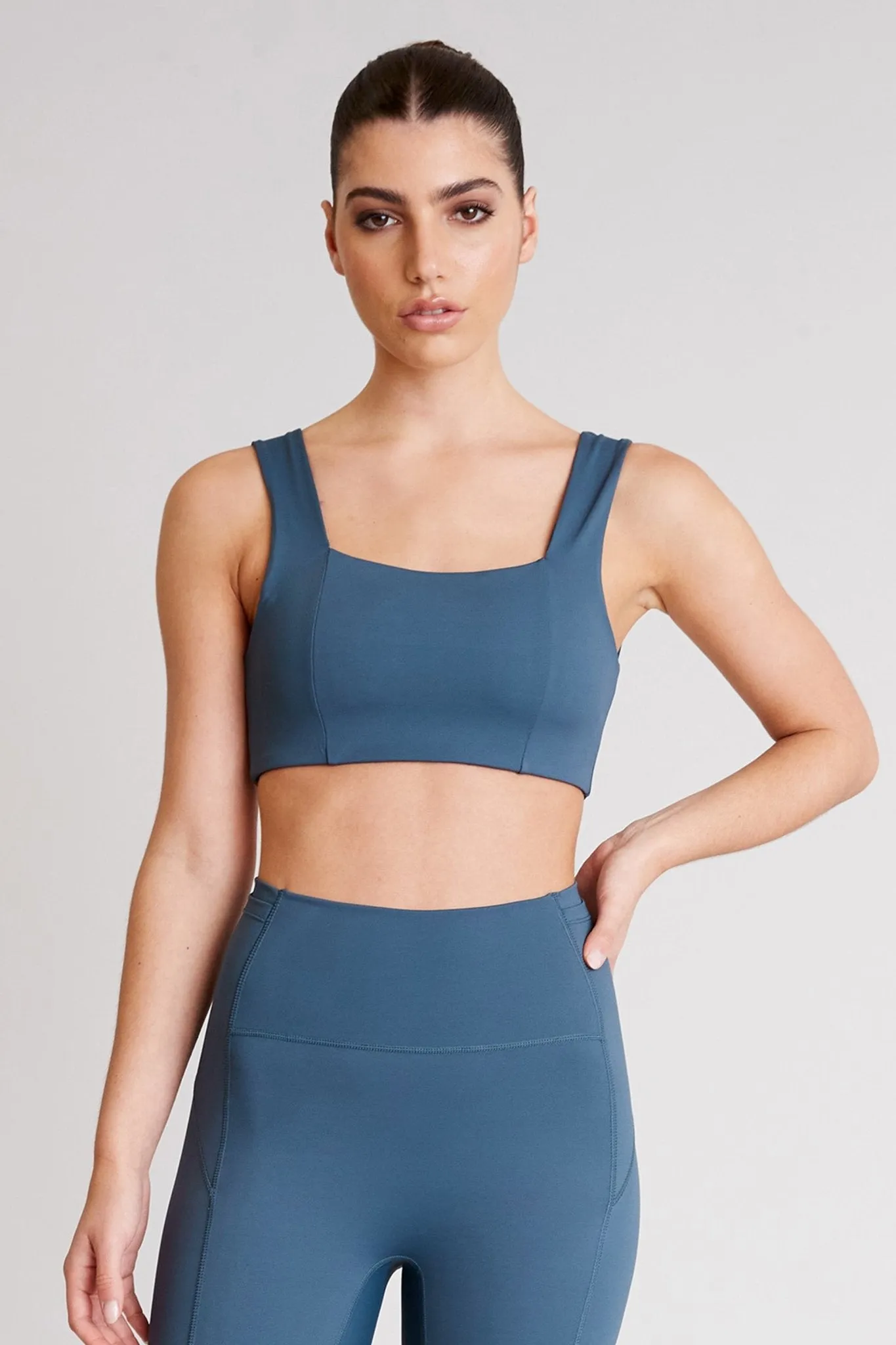 Hustle Square Neck Sports Bra (Pacific Green)