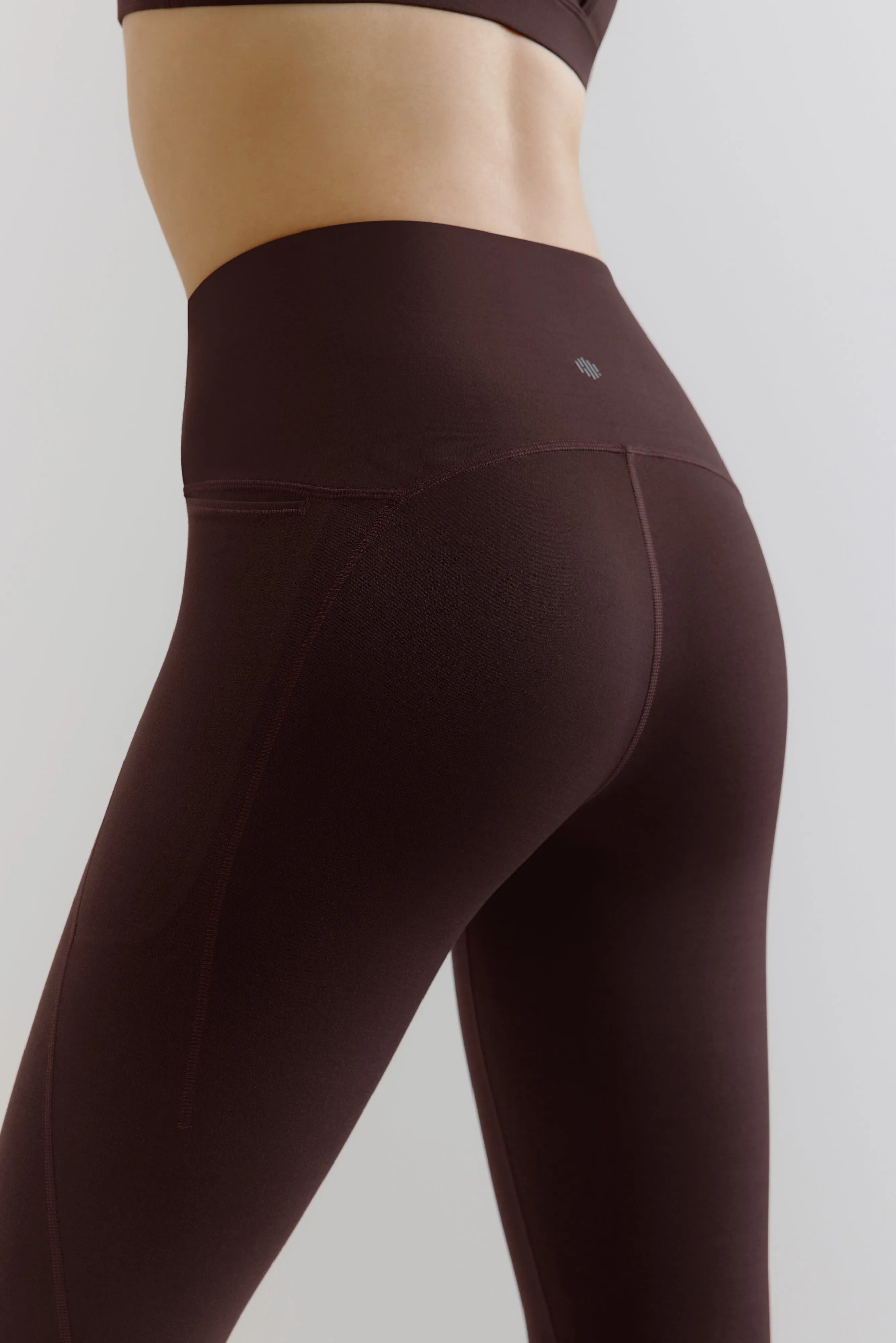 NEIWAI ACTIVE X NYCB Mousse Medium Support Leggings