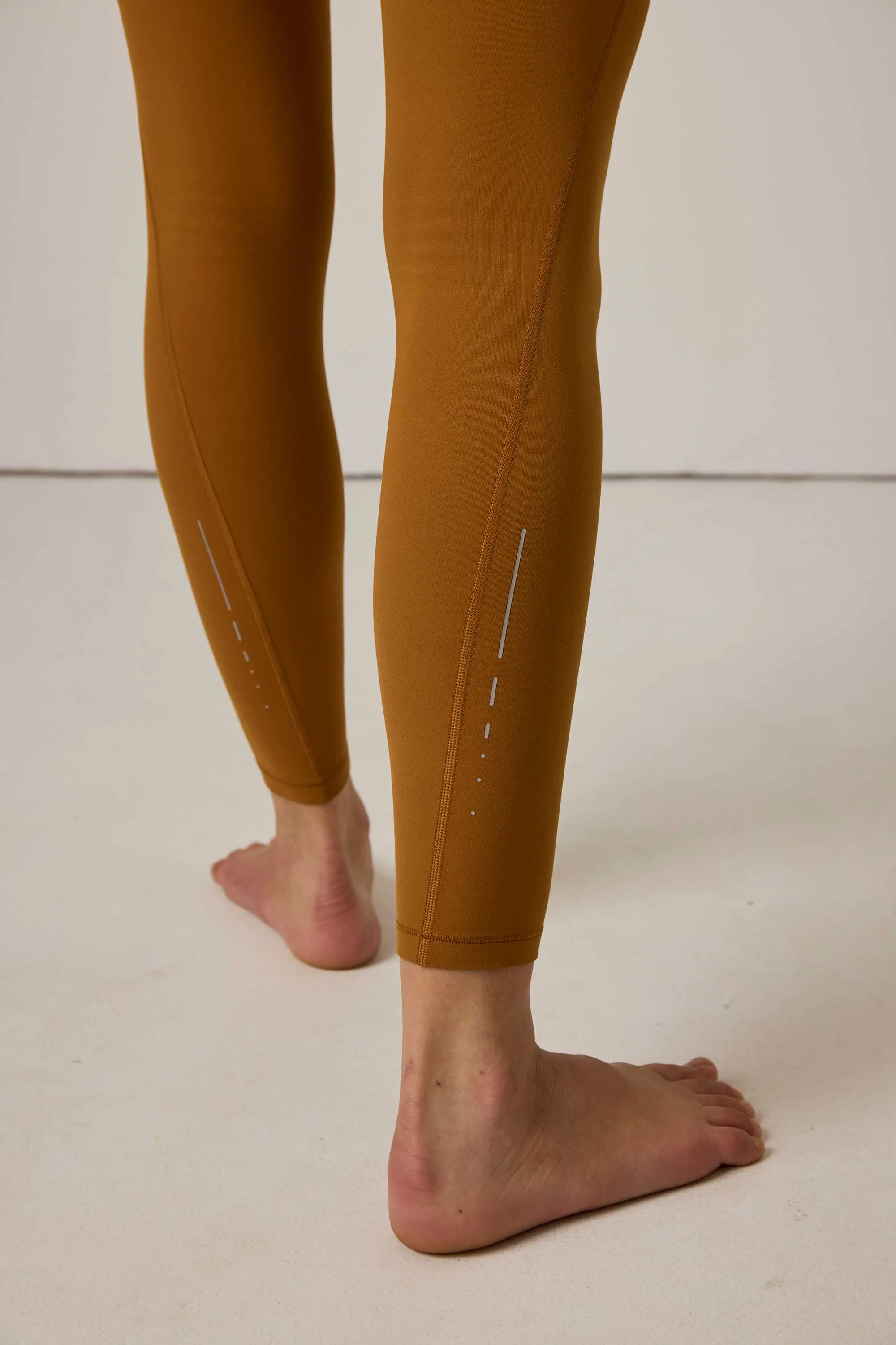 NEIWAI ACTIVE X NYCB Mousse Medium Support Leggings